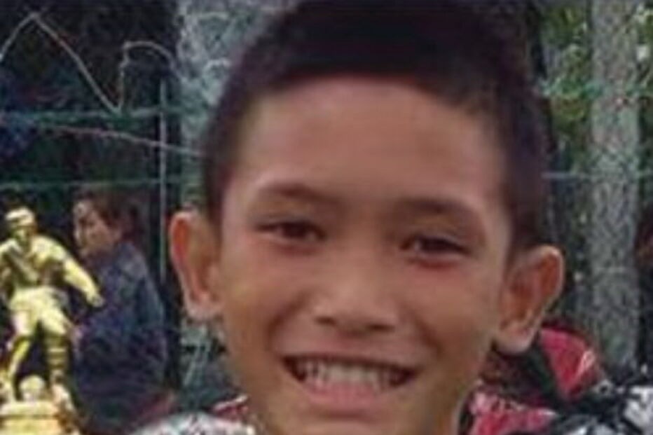 Mark tem 14 anos e para além de futebol ainda pratica ainda natação e ciclismo