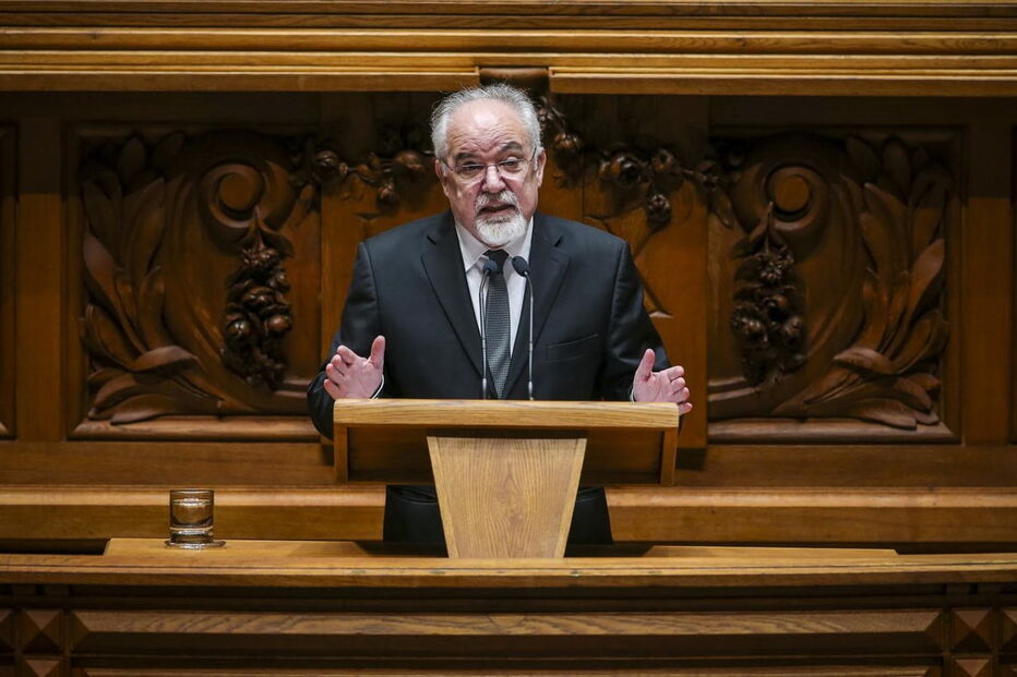 Vieira da Silva anunciou que a proposta do Governo é votada no dia 18