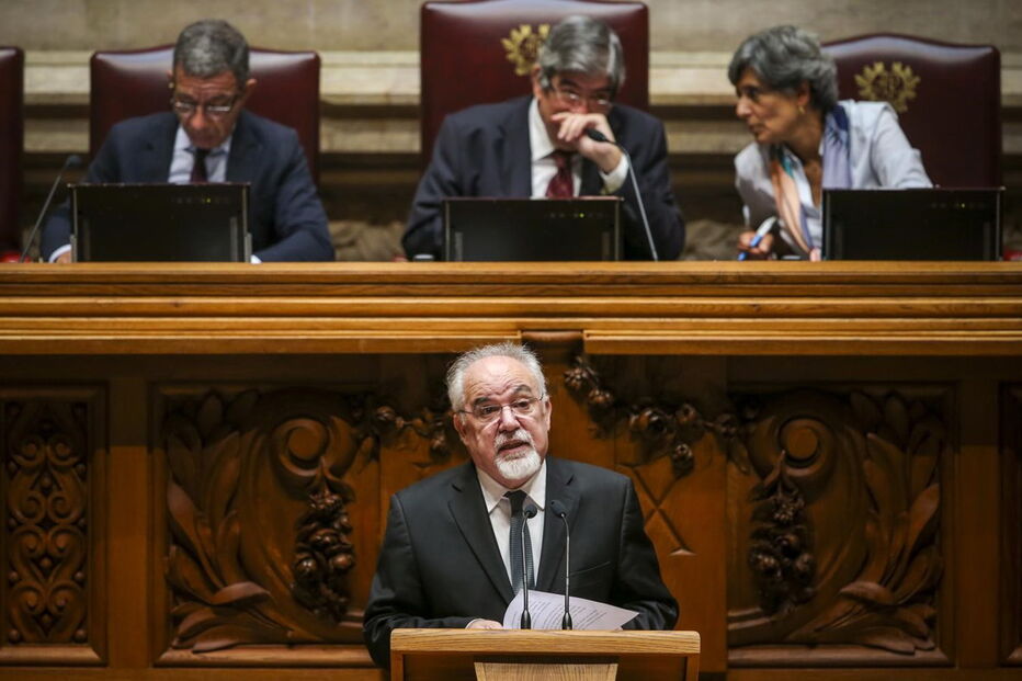 Vieira da Silva anunciou que a proposta do Governo é votada no dia 18