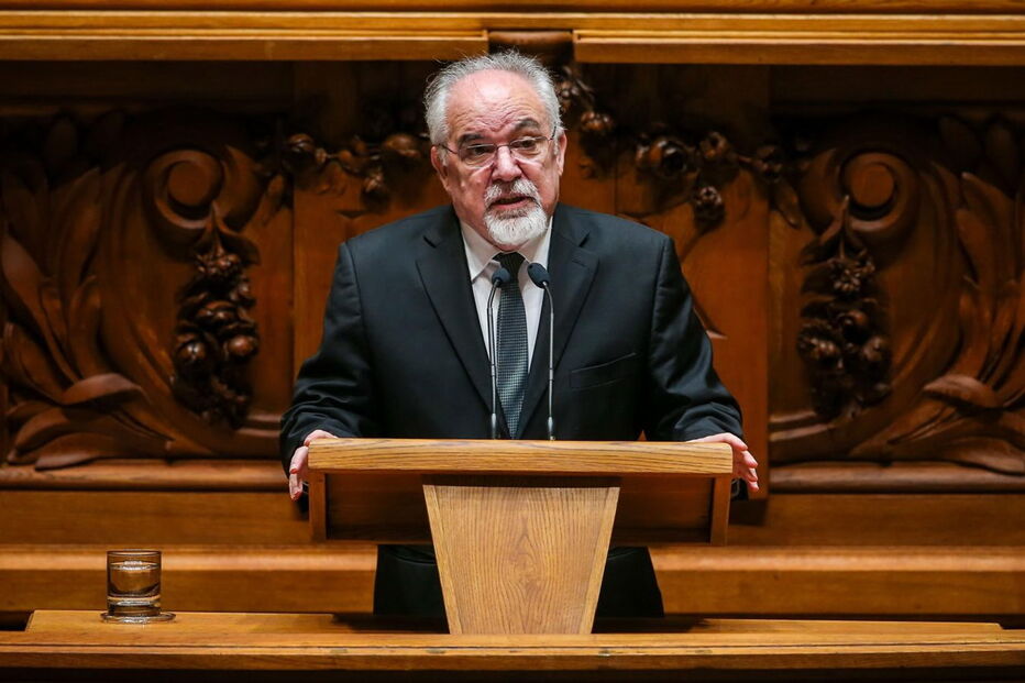 Vieira da Silva anunciou que a proposta do Governo é votada no dia 18