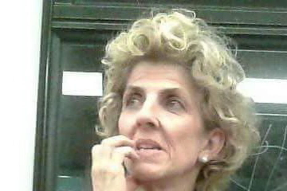 Perla  é italiana e tem 57 anos