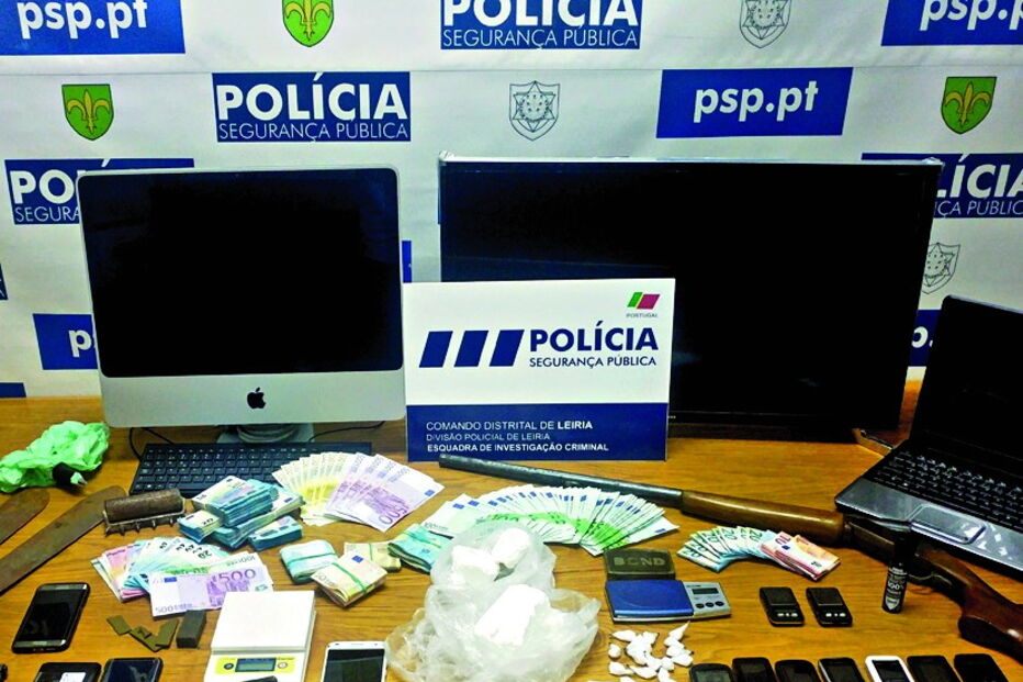 Operação resultou na apreensão de milhares de euros, estupefacientes de vários tipos, armas e telemóveis