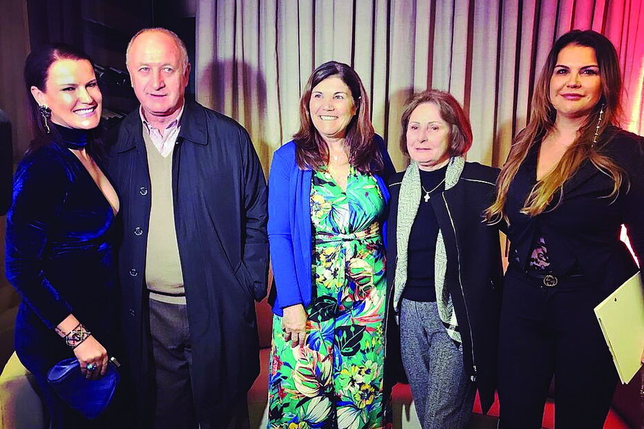 Scolari e a mulher, Olga, com Dolores, Elma e Kátia Aveiro 