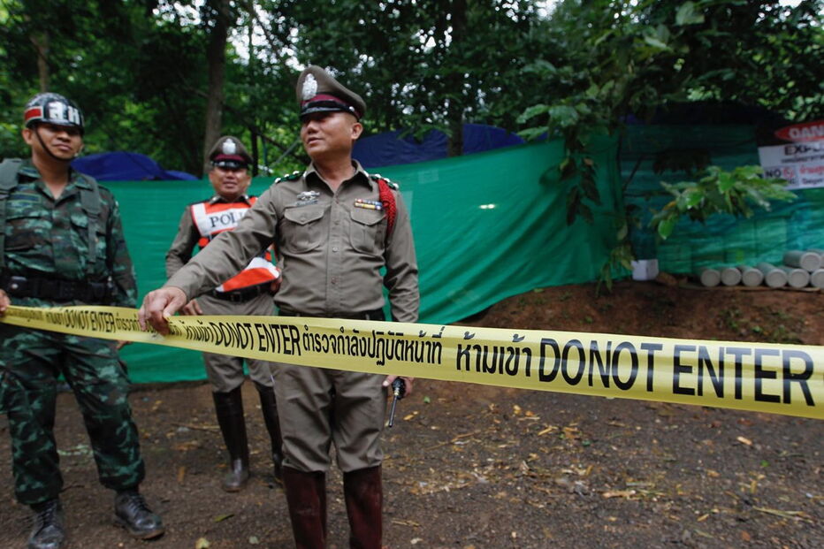 Resgate de crianças e treinador da gruta na Tailândia já começou