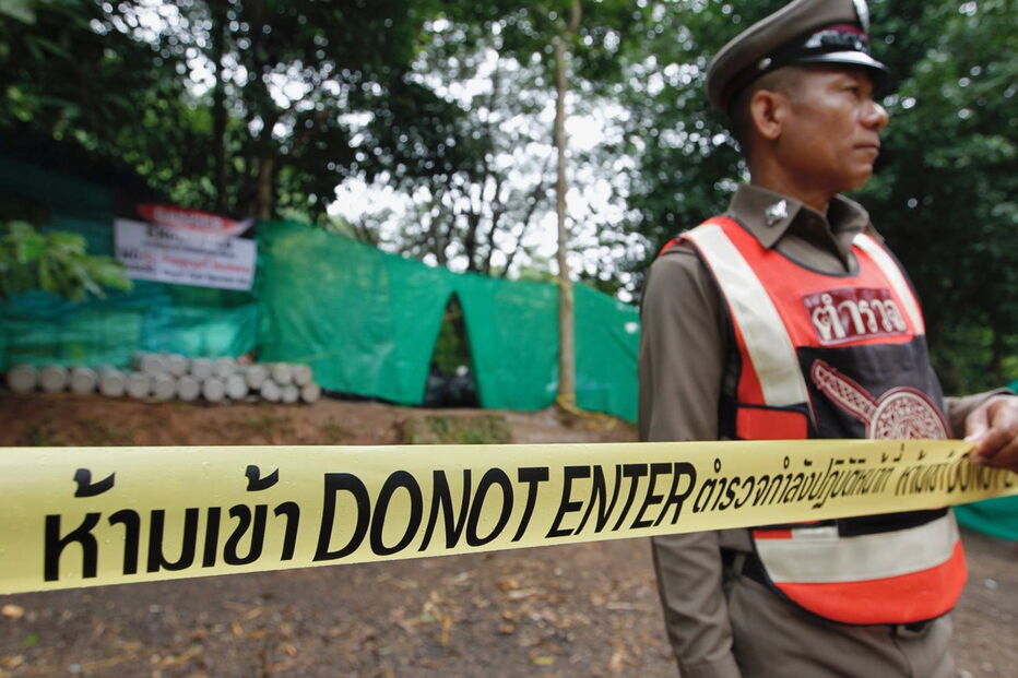 Resgate de crianças e treinador da gruta na Tailândia já começou