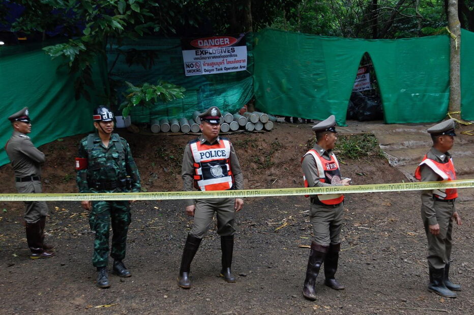 Resgate de crianças e treinador da gruta na Tailândia já começou