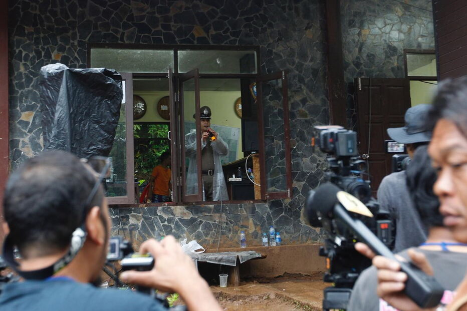 Resgate de crianças e treinador da gruta na Tailândia já começou