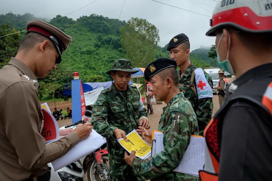 Os rostos da dedicação e esperança na Tailândia 