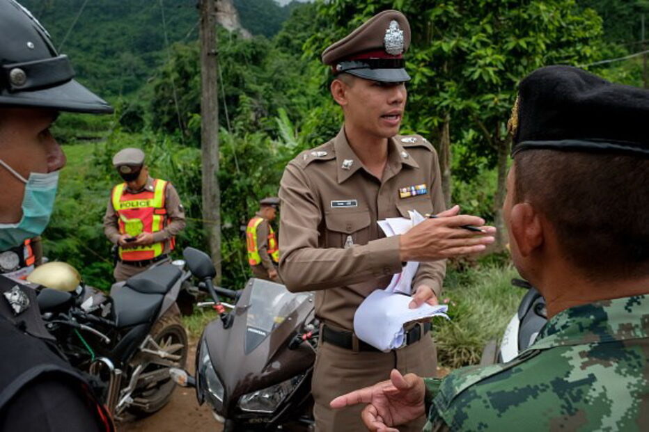 Os rostos da dedicação e esperança na Tailândia 