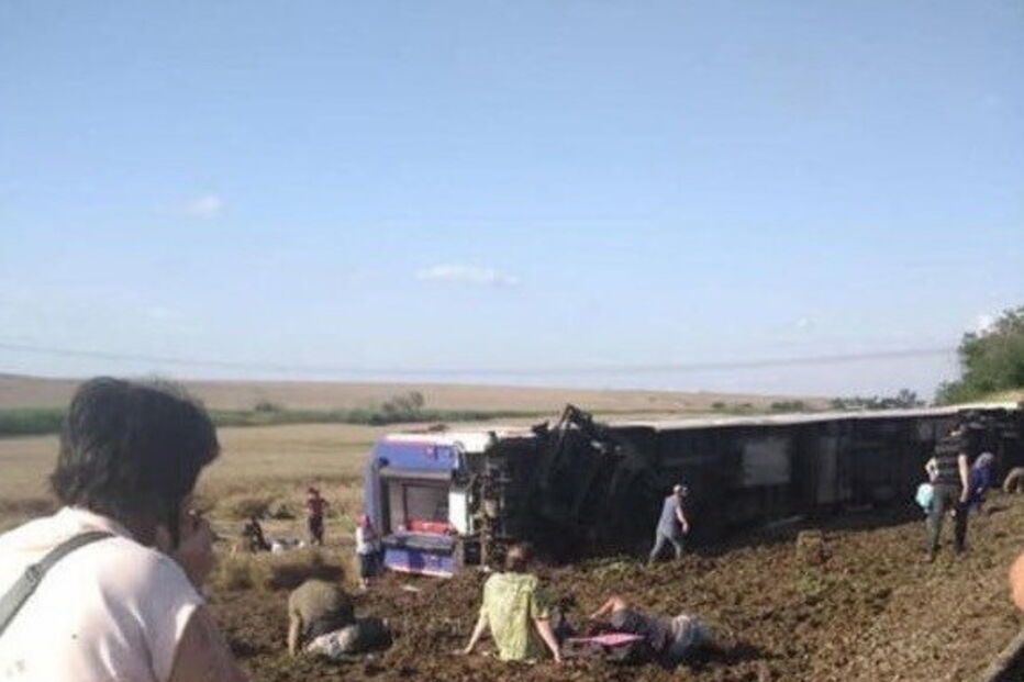 Comboio descarrila e faz vários mortos e feridos na Turquia