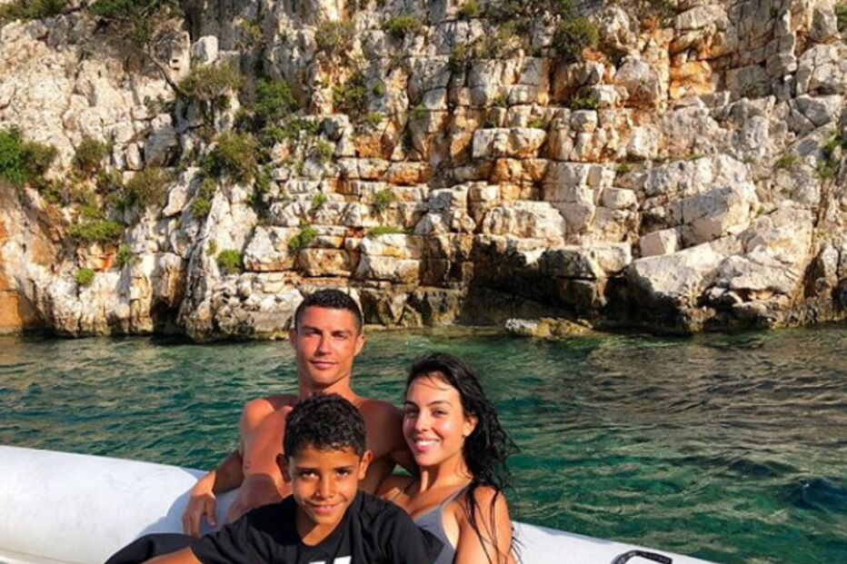 Ronaldo e Georgina gozam férias românticas