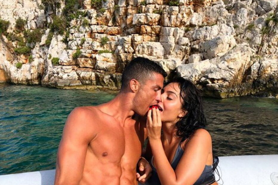Ronaldo e Georgina gozam férias românticas