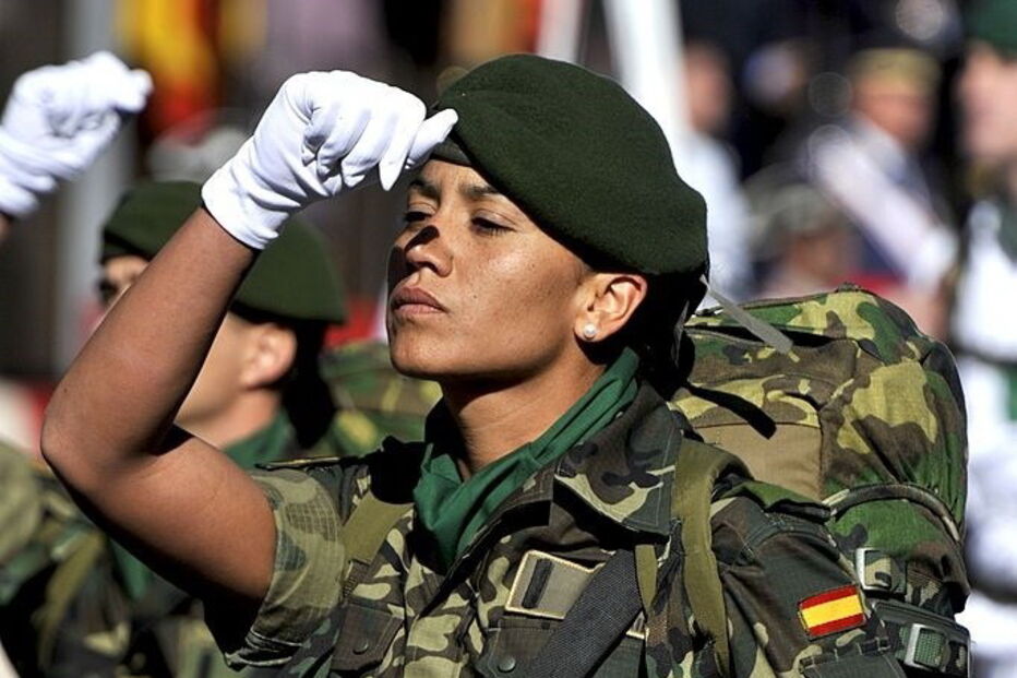 Mulher espanhola no exército 