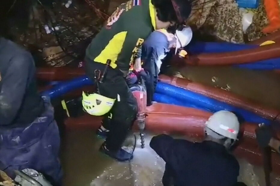 mergulhador, Tailândia, gruta, resgate