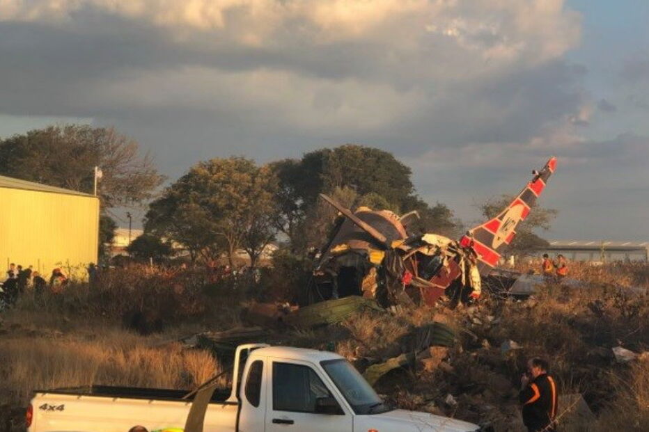 Avião despenha-se na África do Sul
