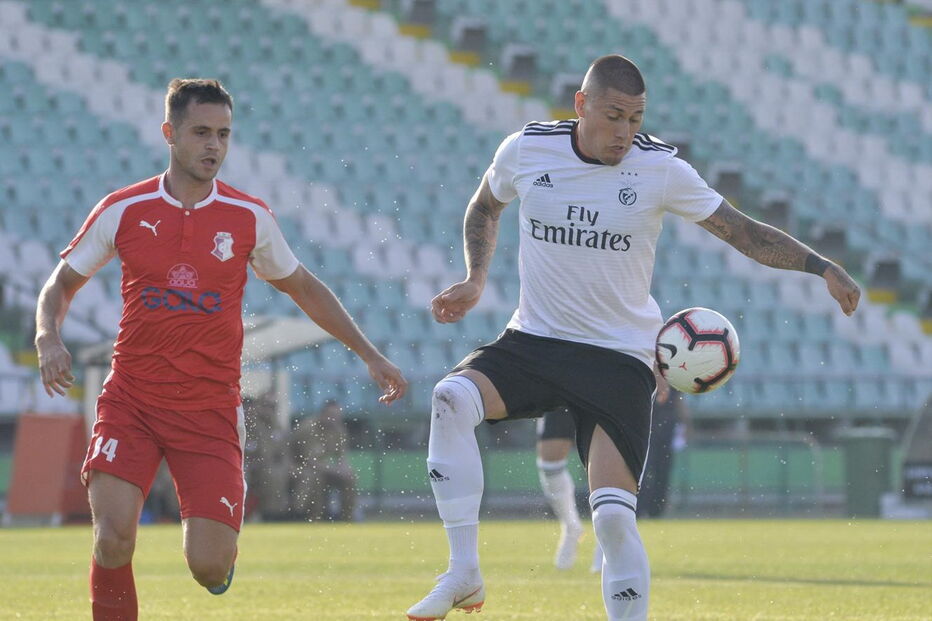 Benfica jogou frente ao Napredak