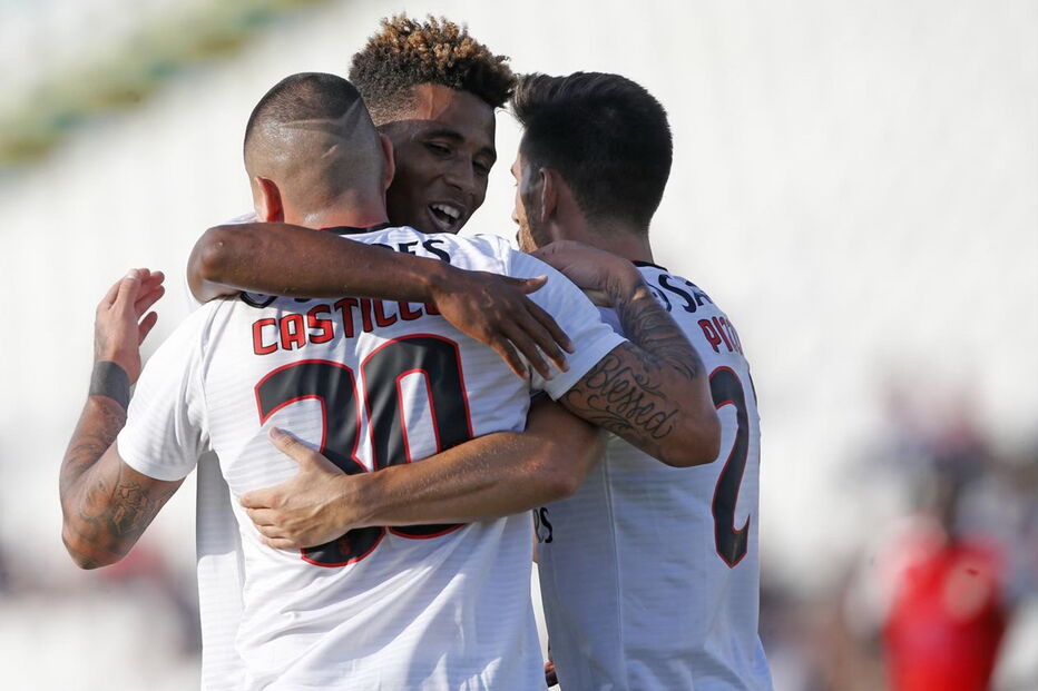 Benfica jogou frente ao Napredak