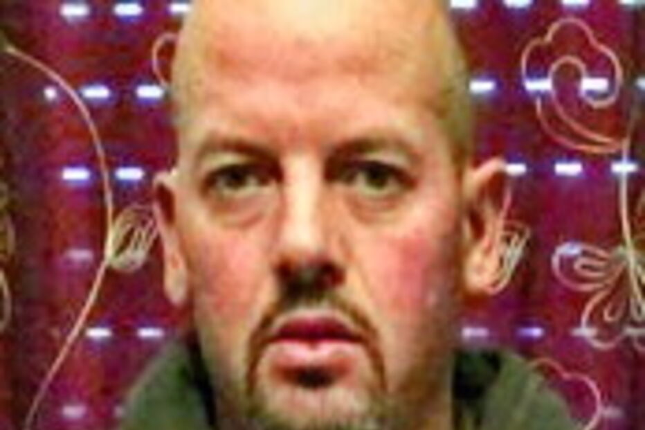 Emílio Dinis, 42 anos