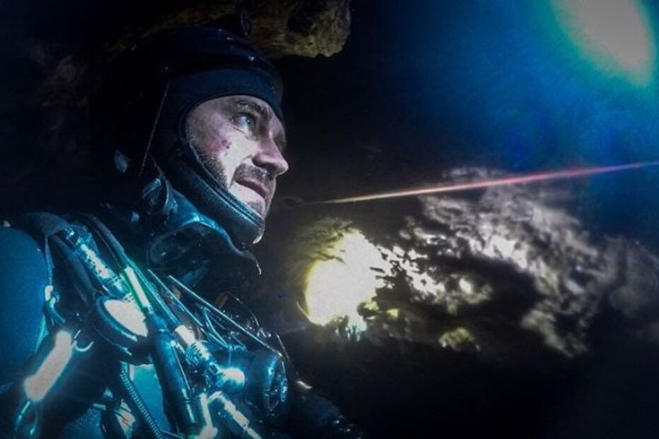 2018-07-11_10_23_12 mergulhador nas grutas.JPG