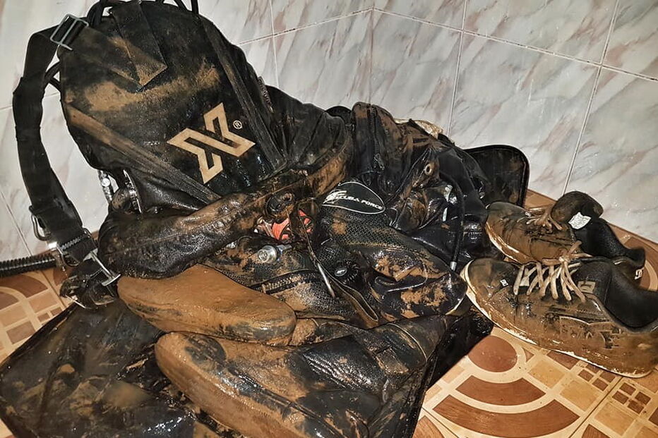 2018-07-11_10_23_12 material depois de sair da gruta.jpg