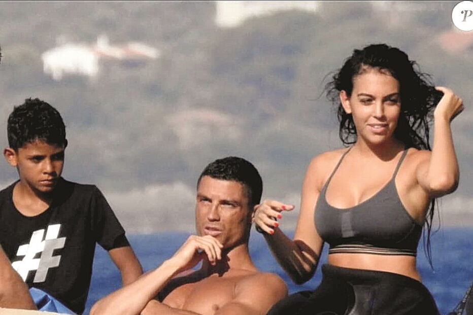 Cristianinho, de oito anos, acompanhou o pai nestes dias de descanso na zona de Messinia, na Grécia