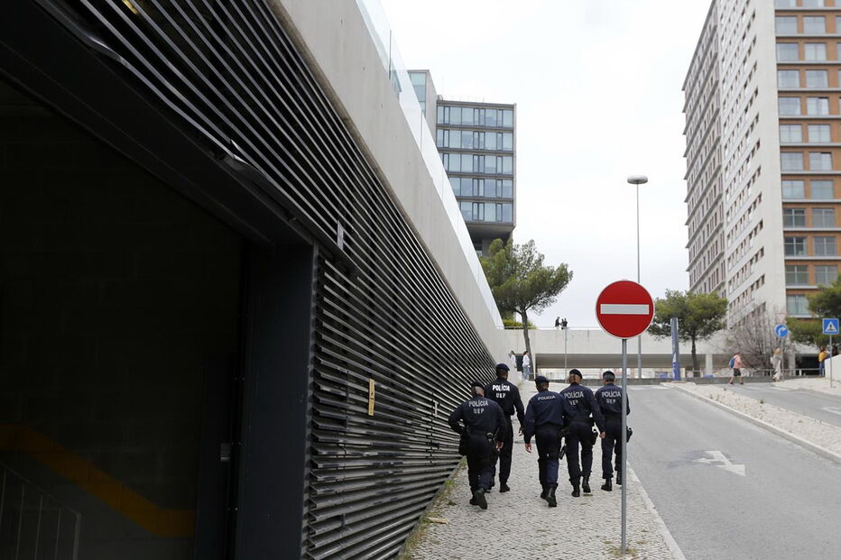  Chegada ao Campus de Justiça dos detidos do Hells Angels 