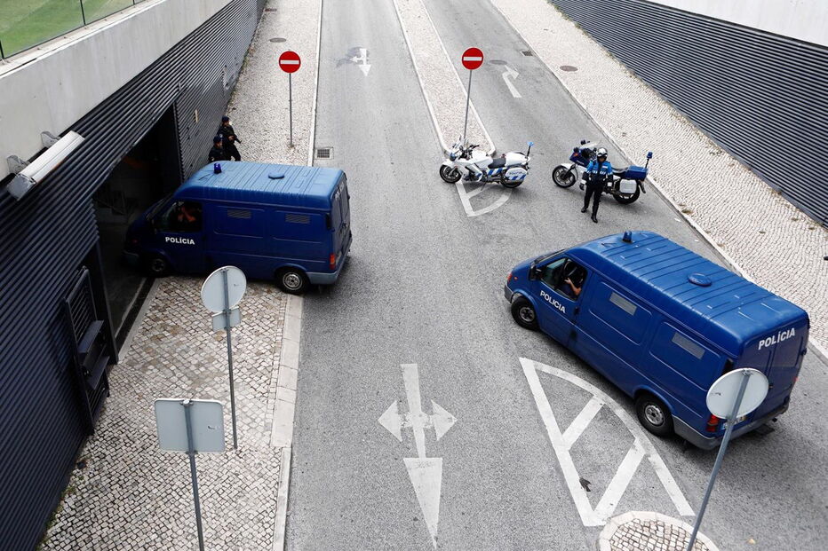  Chegada ao Campus de Justiça dos detidos do Hells Angels 