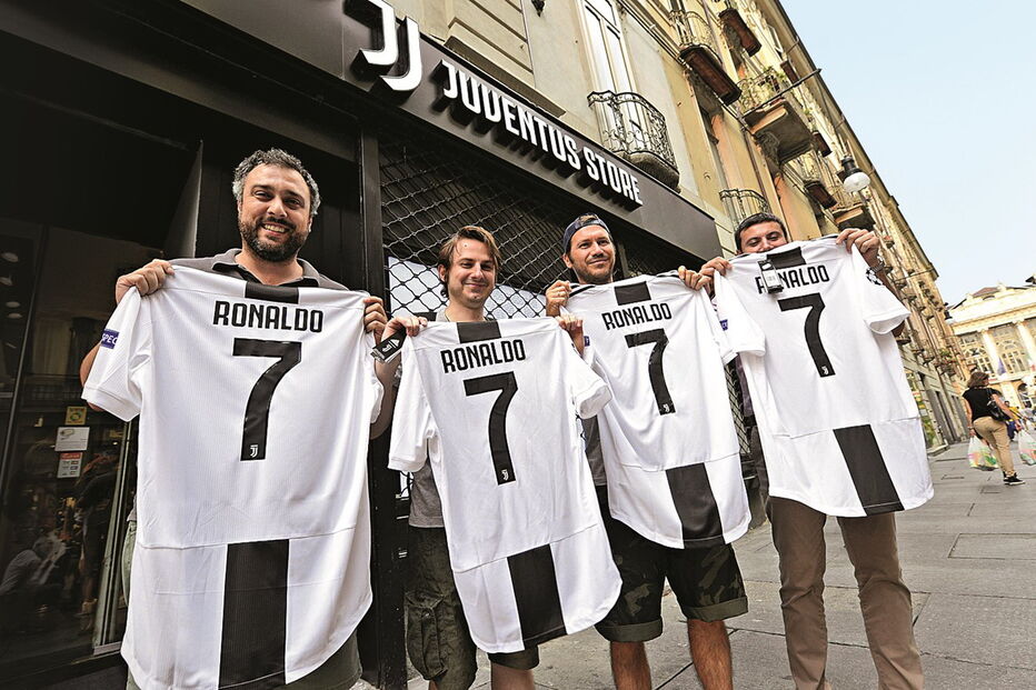 Euforia com a chegada de Ronaldo esgotou stock de camisolas