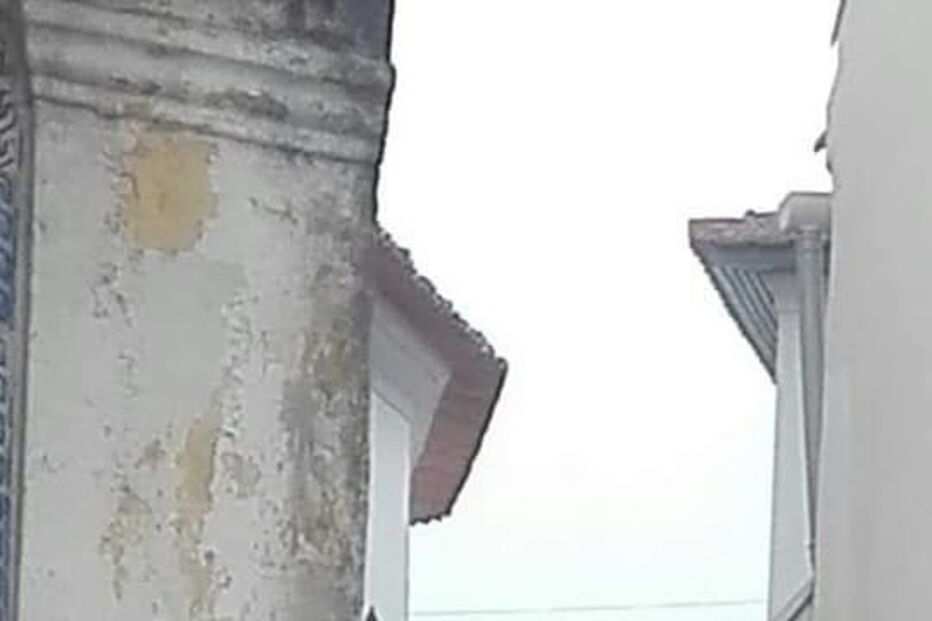 Suspeito está barricado na autocaravana