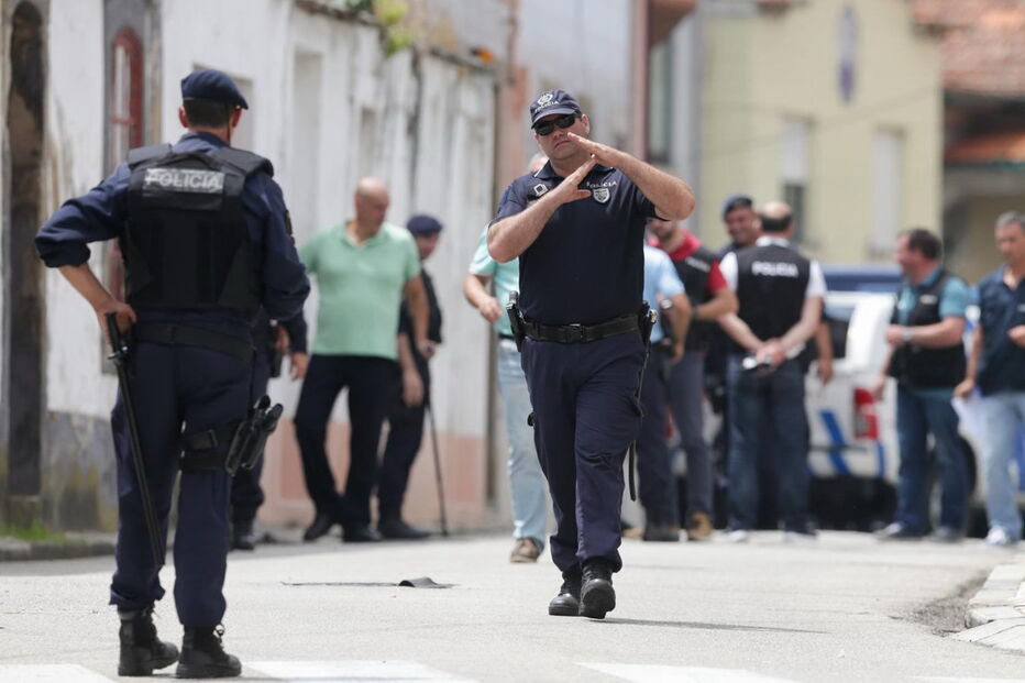 Homem que se barricou em autocaravana em Ovar