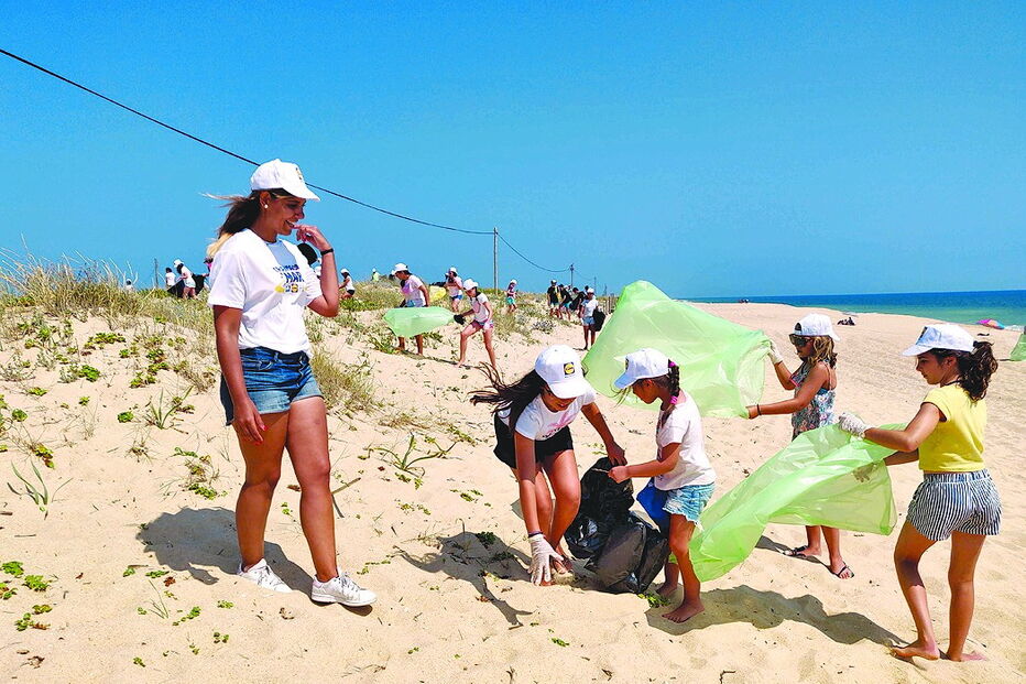Jovens voluntários em Faro