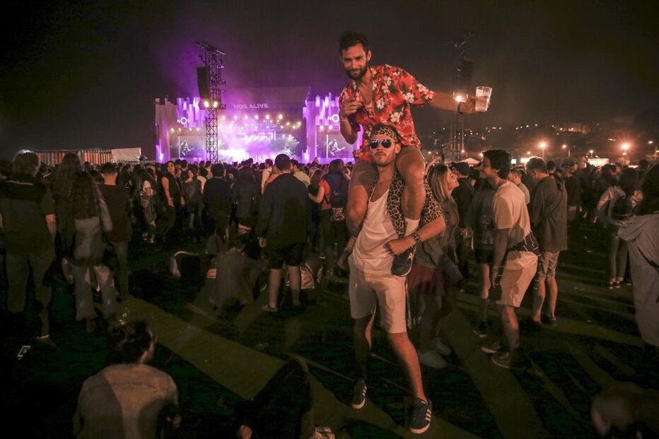 Segundo dia do Festival NOS Alive, no Passeio Marítimo de Algés