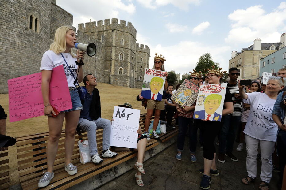 Protestos junto ao Castelo de Windsor