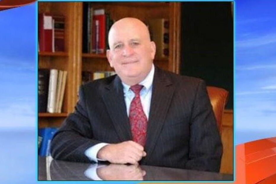 Alan Abrahamson encenou o seu suicídio para parecer um homicídio