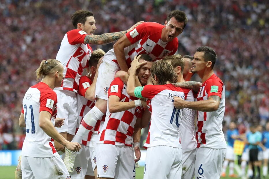 Croatas celebram golo de Perisic na final do Mundial