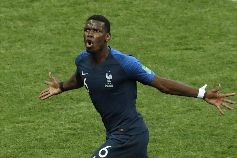 Pogba celebra o terceiro golo da França na final