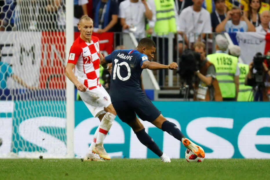 Mbappé bate Subasic e dá o quarto golo à França