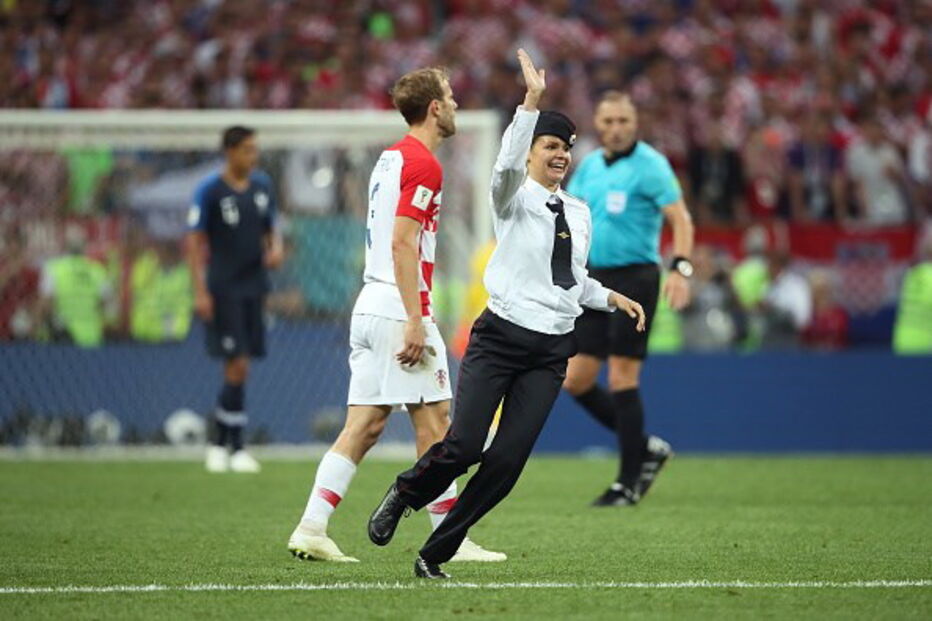 Pussy Riot invadem o campo do Mundial 2018