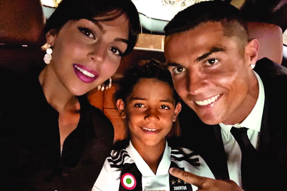 Depois da apresentação de Ronaldo, Georgina partilhou uma foto ao lado do craque e do filho mais velho deste, Cristianinho, de oito anos. “Os homens da minha vida”, escreveu na legenda   
