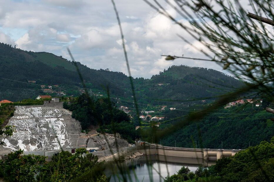 Imagens da gigantesca obra na Barragem da Caniçada