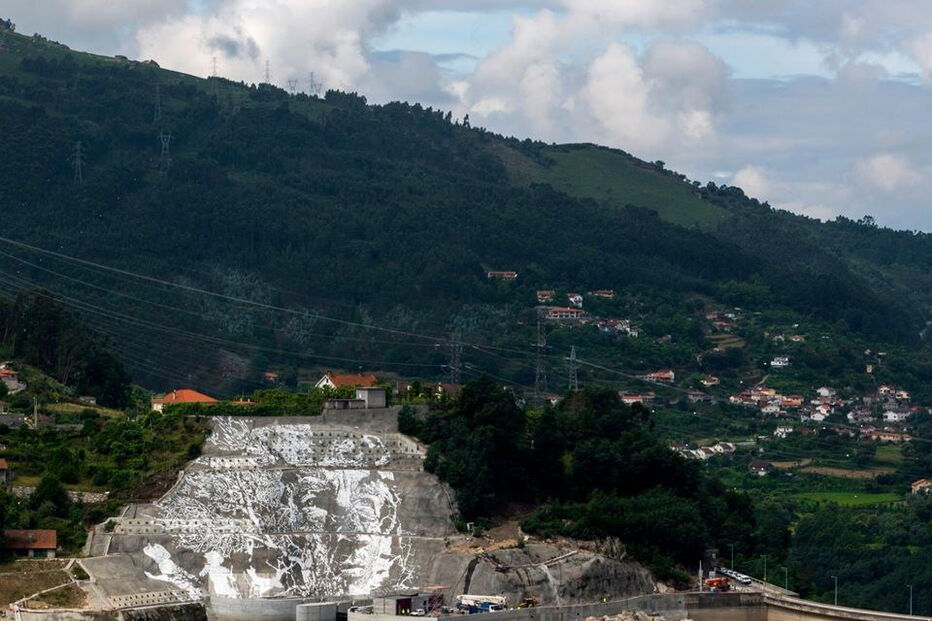 Imagens da gigantesca obra na Barragem da Caniçada