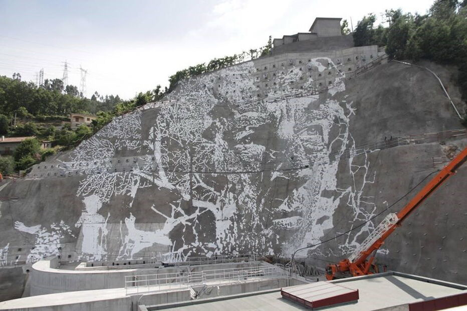 Imagens da gigantesca obra na Barragem da Caniçada