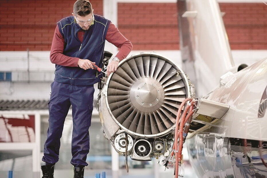 A formação em Engenharia Aeroespacial é a que tem a média mais elevada