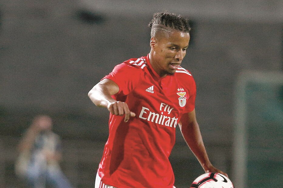 Ebuehi esteve ao serviço da Nigéria no último Mundial da Rússia. Jogava nos holandeses do Den Haag