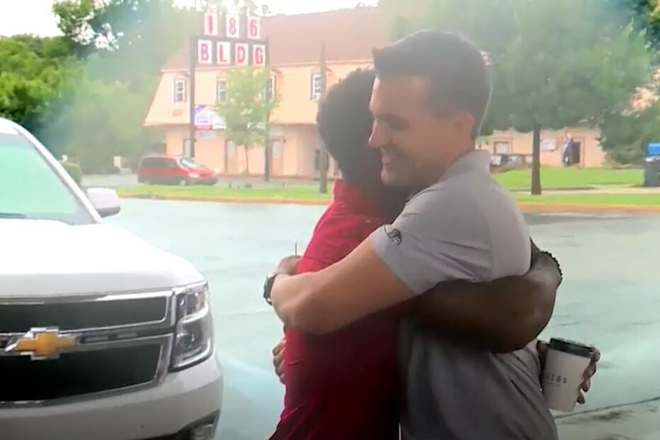 Momento em que o jovem recebe a oferta do diretor