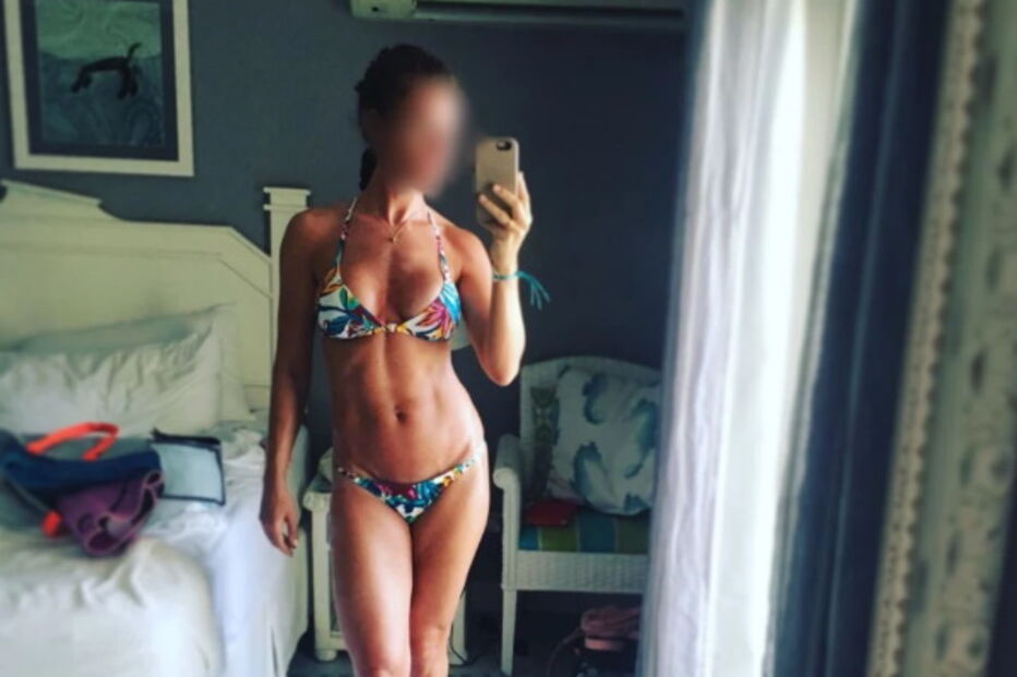 Jovem recebe 1100 euros por dia para tirar a roupa na Internet