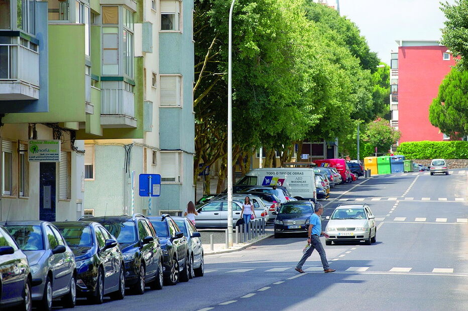 Idosos sequestrados moram nesta rua, do concelho de Oeiras