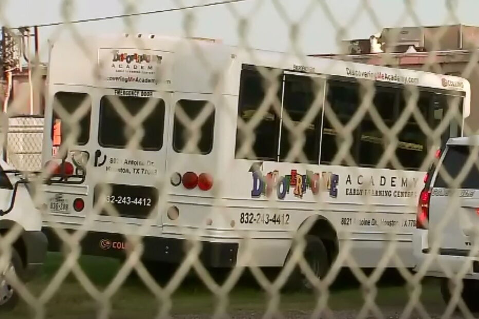 Criança foi esquecida em autocarro escolar do Texas e morreu 