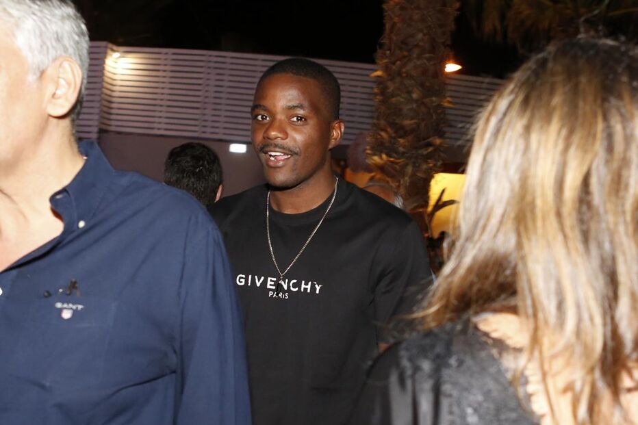 William Carvalho em discoteca de Vilamoura