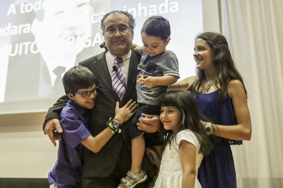 Cirurgião Manuel Antunes deu a sua última aula e foi homenageado